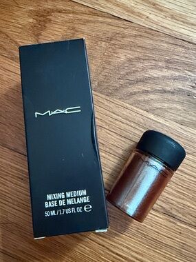 MAC Cosmetics Mixing Medium and MAC Pigment Color Glitter Eye Shadow (Blue/Brown